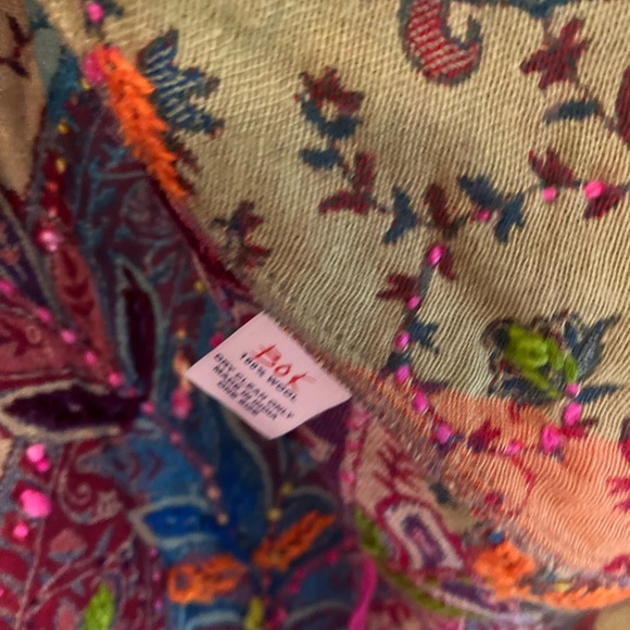 Bok 100% Wool Kimono Jacket Embroidered and Paisley Motif - Picture 5 of 10